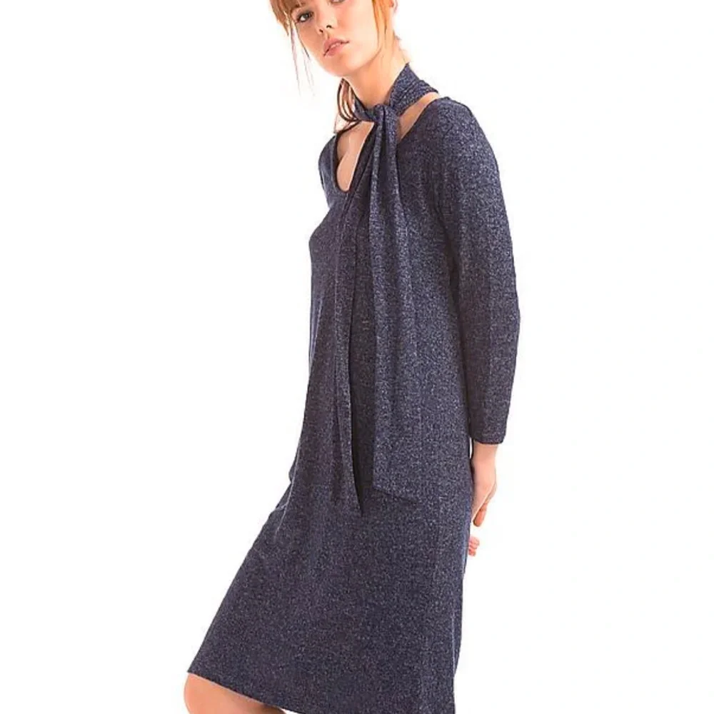 Elegant Navy Blue Women's Dress - Picture 4 of 5